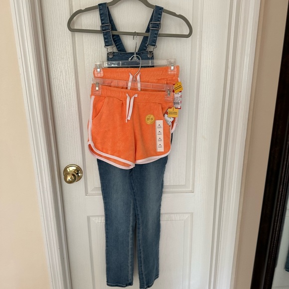 3 of NWT Cat&Jack Stretch Girls Blue Jean Overall, 2 Orange Shotrs, Sz M (7, 8) - Picture 2 of 16
